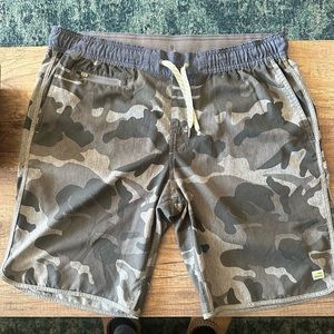 Vuori swimsuit/workout shorts. Mens small.